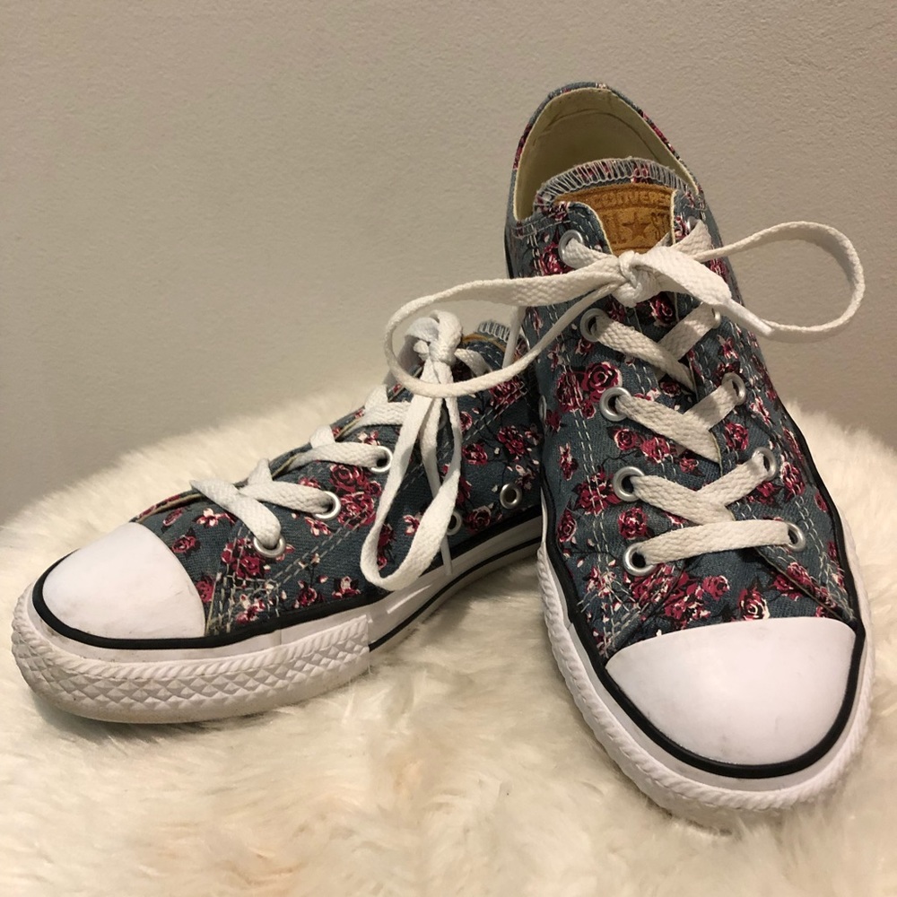 Denim with flowers patterned converse